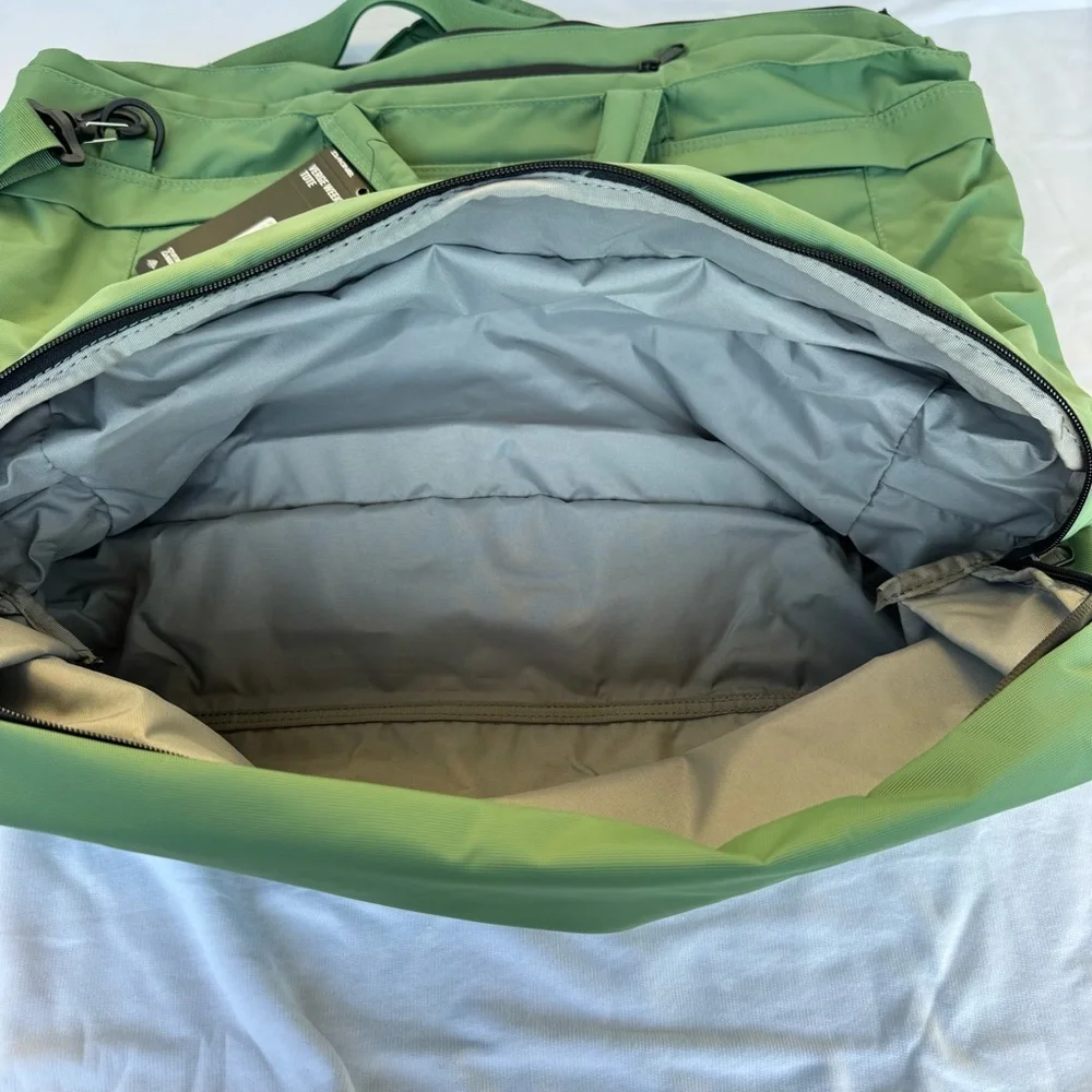 NWT DaKine Verge Weekender 34L Tote Bag - Picture 6 of 11